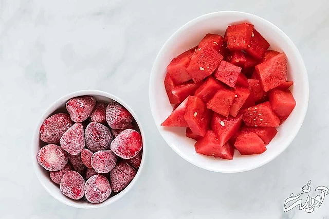 میکس کردن هندوانه و توت فرنگی میکس کردن هندوانه و توت فرنگی